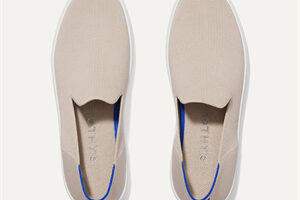 Custom sneaker size (17)