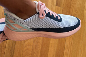 Custom sneaker size (18)