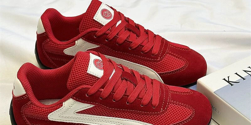 Custom trendy breathable unisex sneakers collection