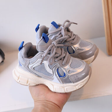 Hot-selling lightweight soft sole kids sneakers factory