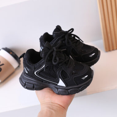 Hot-selling lightweight soft sole kids sneakers factory