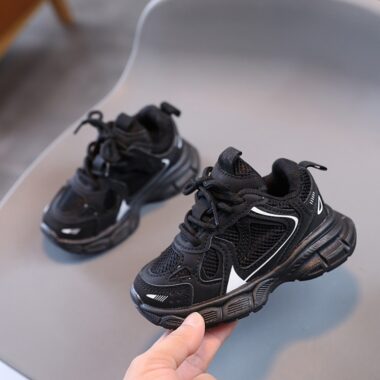 Hot-selling lightweight soft sole kids sneakers factory