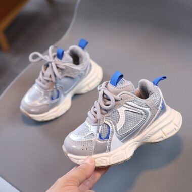 Hot-selling lightweight soft sole kids sneakers factory