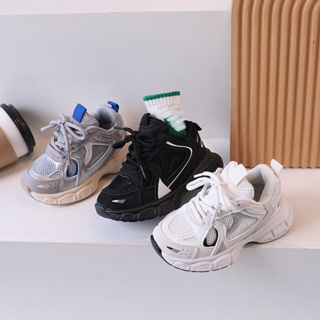 Hot-selling lightweight soft sole kids sneakers factory