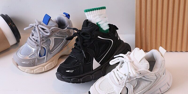 Hot-selling lightweight soft sole kids sneakers factory