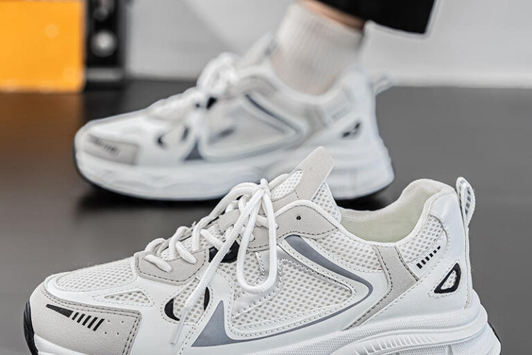 Lightweight breathable men sneakers manufacturer collection