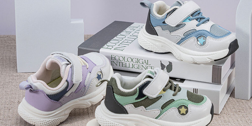 Fashion breathable kids sneakers for boys and girls