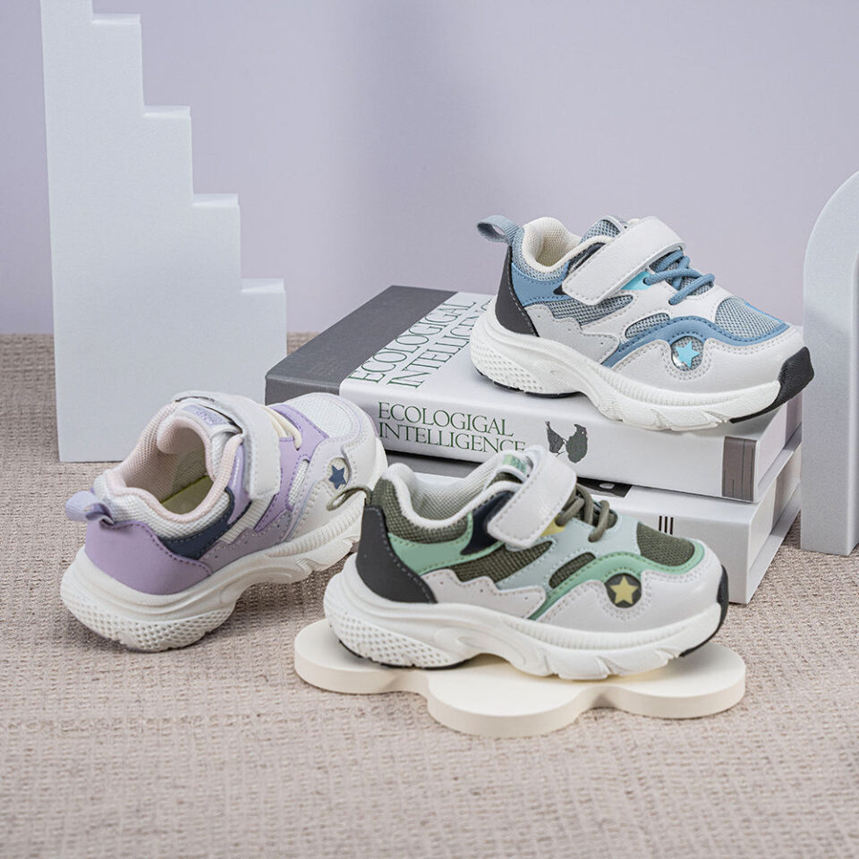 Fashion breathable kids sneakers for boys and girls