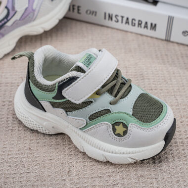 Fashion breathable kids sneakers for boys and girls