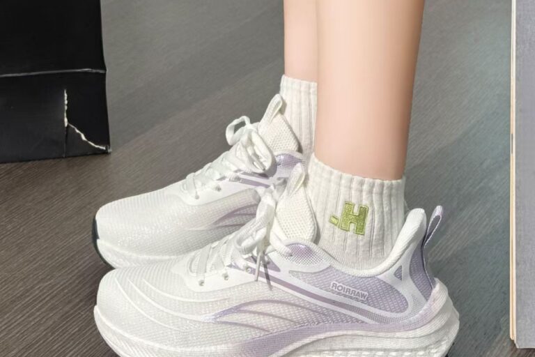 Lightweight Breathable Mesh Running Sneakers for Women (3) Lightweight Breathable Shock-Absorbing Women Running Sneakers