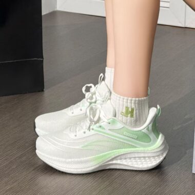 Lightweight Breathable Shock-Absorbing Women Running Sneakers