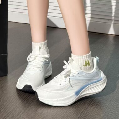 Lightweight Breathable Shock-Absorbing Women Running Sneakers