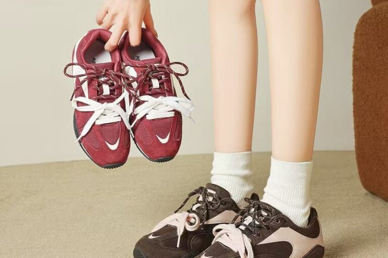 Autumn Winter Lightweight Soft Sole Casual Women Sneakers