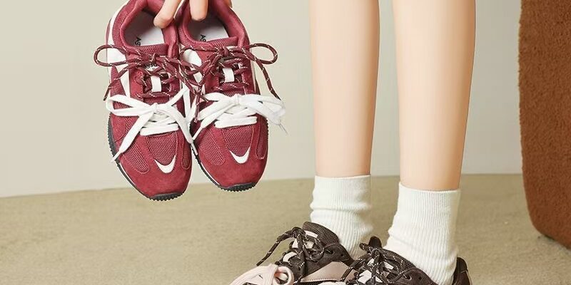 Autumn Winter Lightweight Soft Sole Casual Women Sneakers