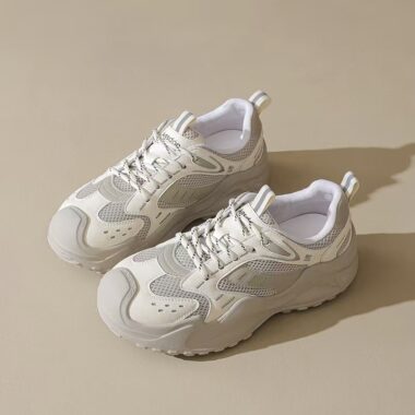 Outdoor Breathable Mesh Lightweight Women Sneakers Factory