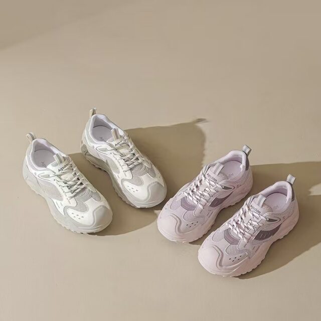 Outdoor Breathable Mesh Lightweight Women Sneakers Factory