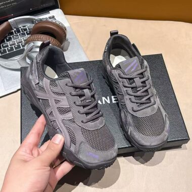 Retro Lightweight Soft Sole Running Women Sneakers Factory