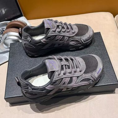 Retro Lightweight Soft Sole Running Women Sneakers Factory