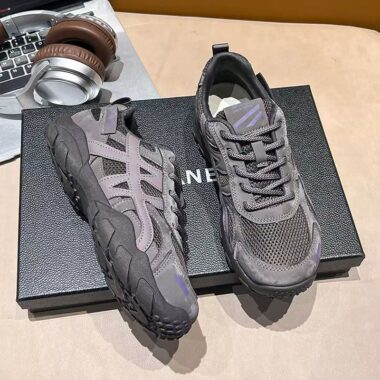 Retro Lightweight Soft Sole Running Women Sneakers Factory