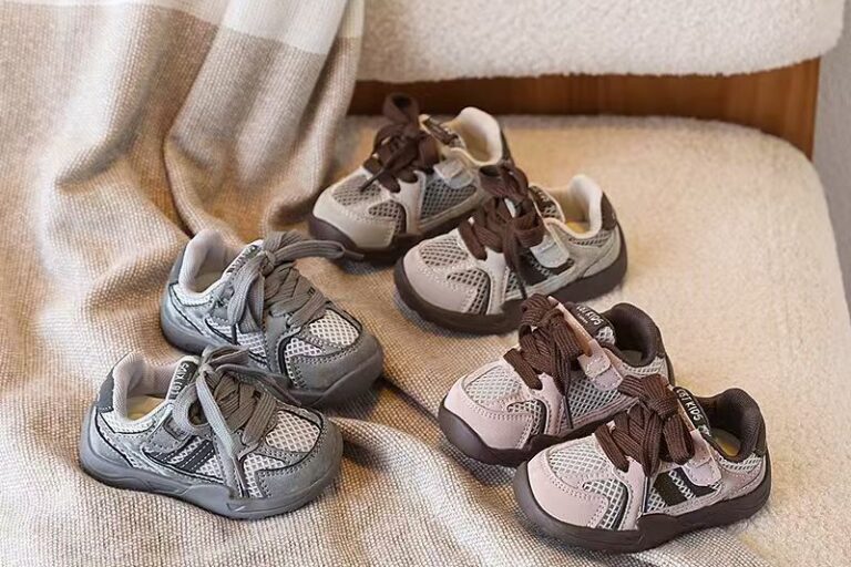 Soft Sole Breathable Mesh Kids Sneakers for Autumn (1) Autumn Soft Sole Anti-Slip Mesh Breathable Kids Sneakers Factory